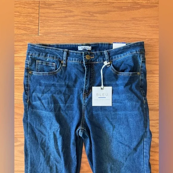 Bleu size 10 blue denim capri with stretch New With Tags - Picture 3 of 12